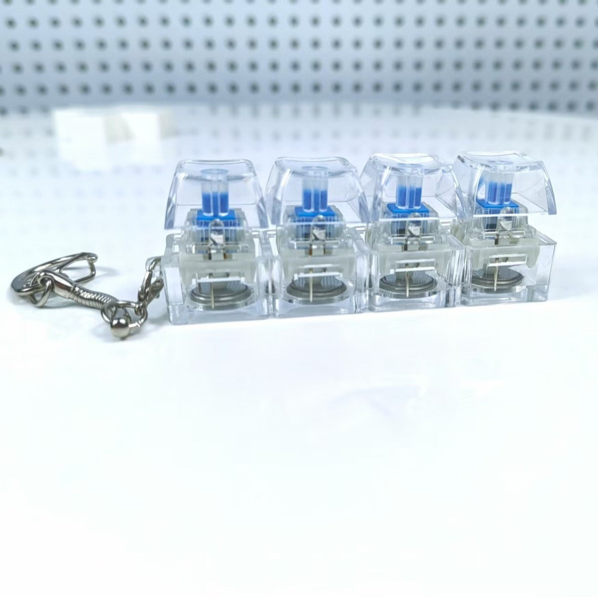 4Keys Mechanical Keyboard Electronic Luminous Transparent Crystal Height Pressure Reduction Finger Button Anti Stress Keycap Toy Schoolbag Pendant Keychain Decompression Clicker Gadget Gift