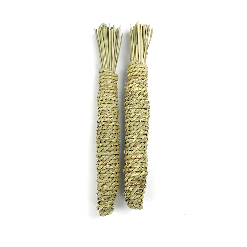 Pet Hand Woven Water Grass Carrot Toy