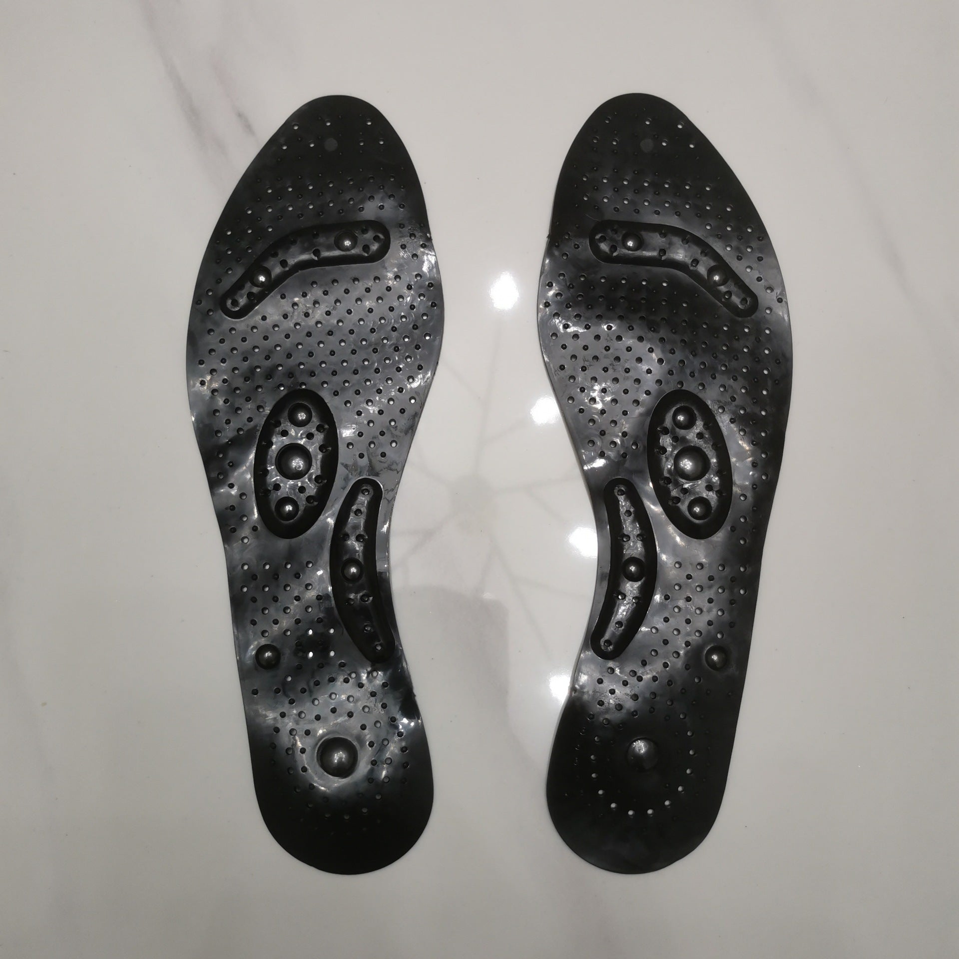 Transparent magnetic therapy insole with 8 magnets
