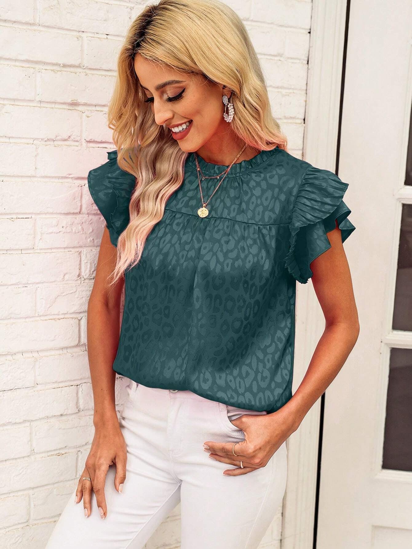 Fashionable And Versatile Women's Top With Ruffle Hem
