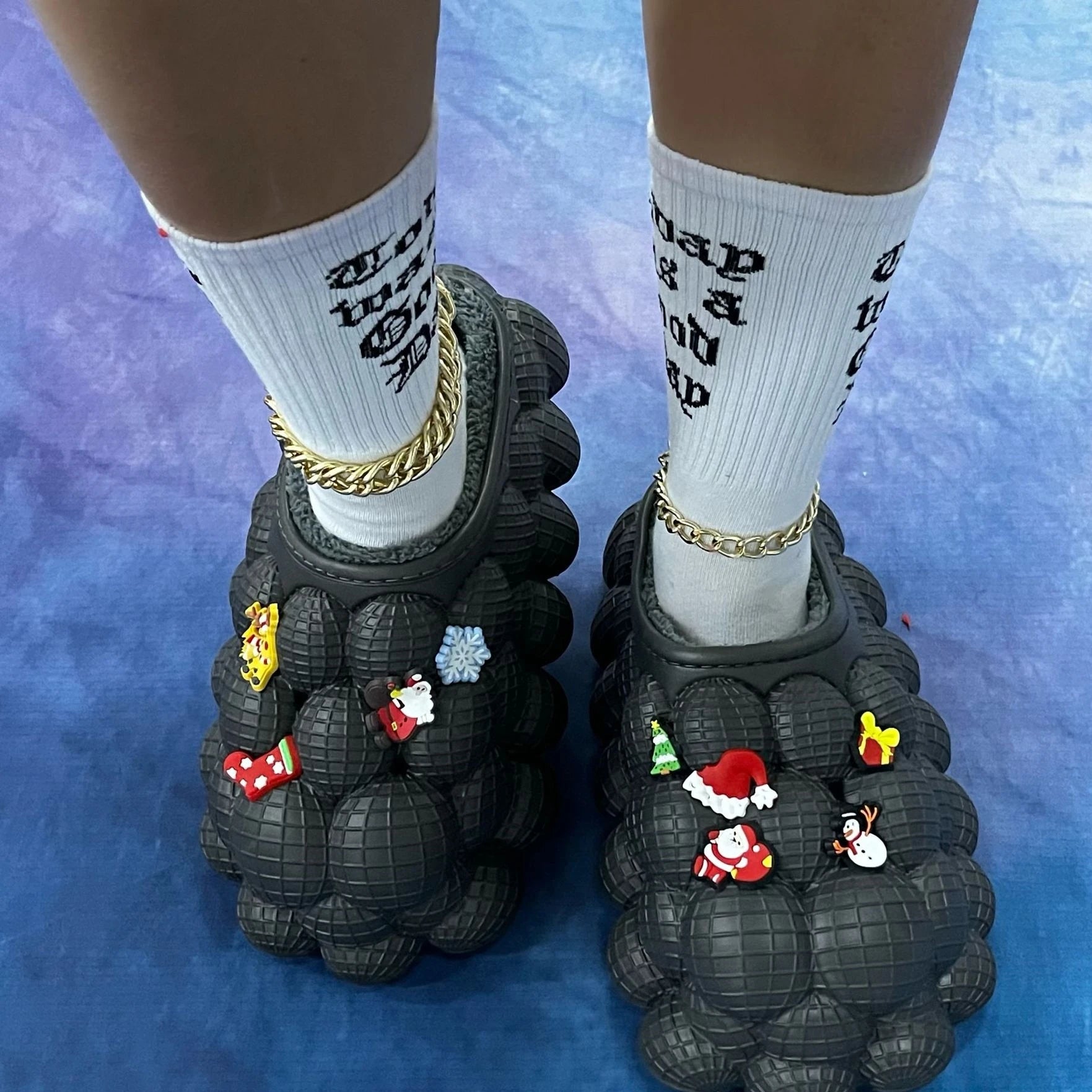 Factory Wholesale Winter Warm Massage Men Women Foam Runner Furry Plush Fashion Fur Slippers Bubble Slides With Fur and Charms