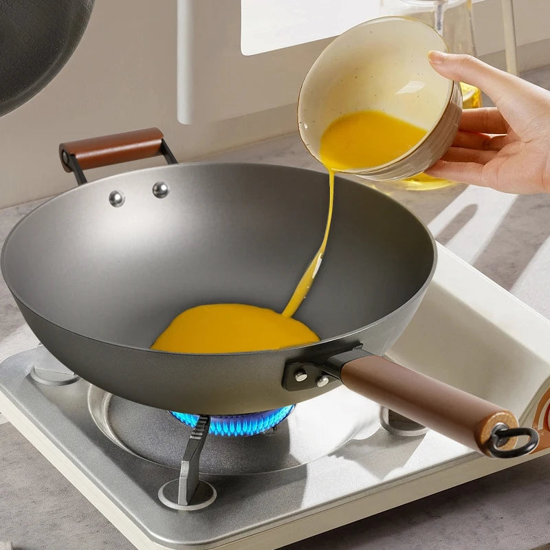 Lightweight 32cm Cast Iron Wok Chinese Wok Glass Lid for Kitchen Cooking Cookware Gas Induction Stove Pattern With Wooden Handle