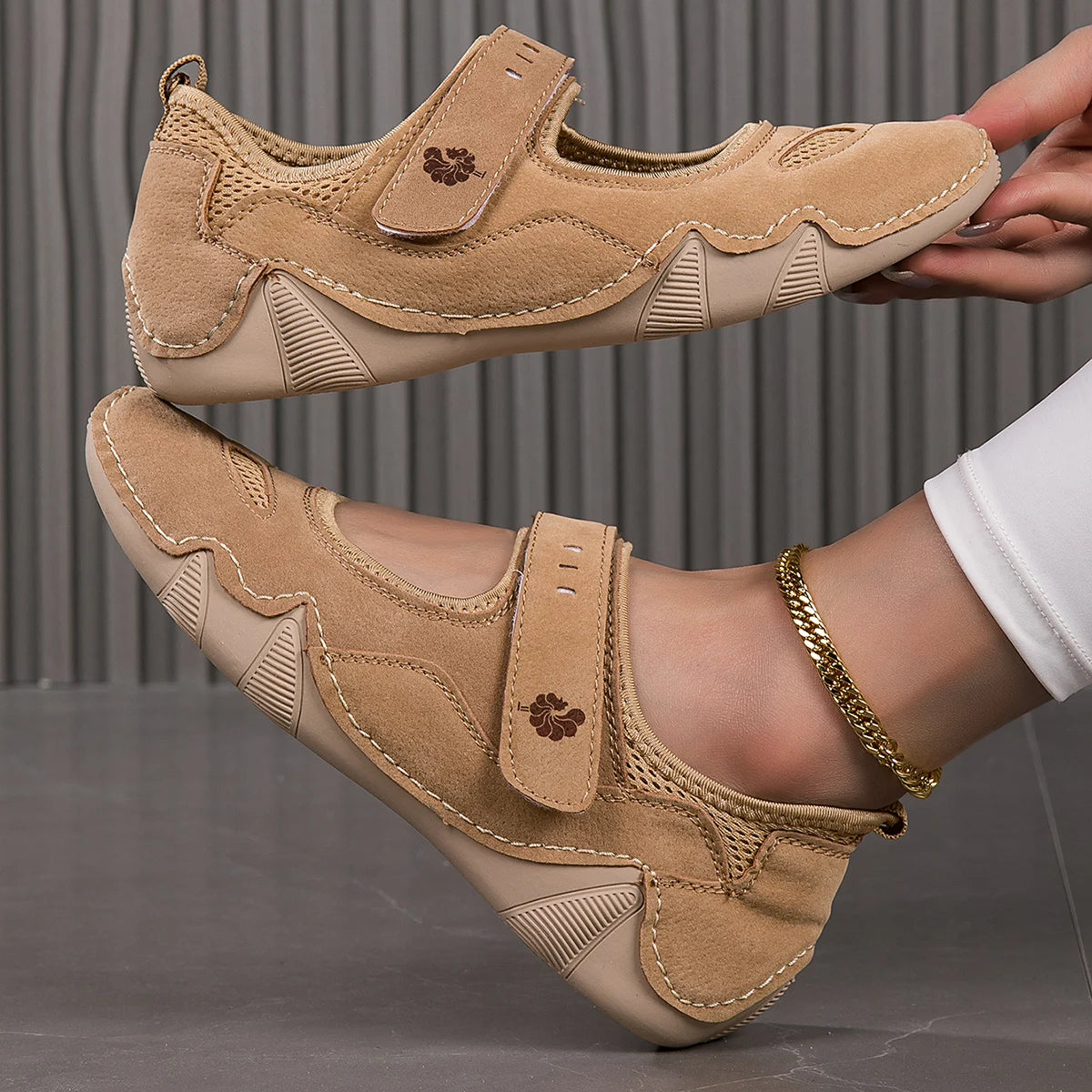 Custom logo 2026 New Arrival Styles Women Comfortable Anti slip Flat Casual Shoes Women's Fashion Sneakers