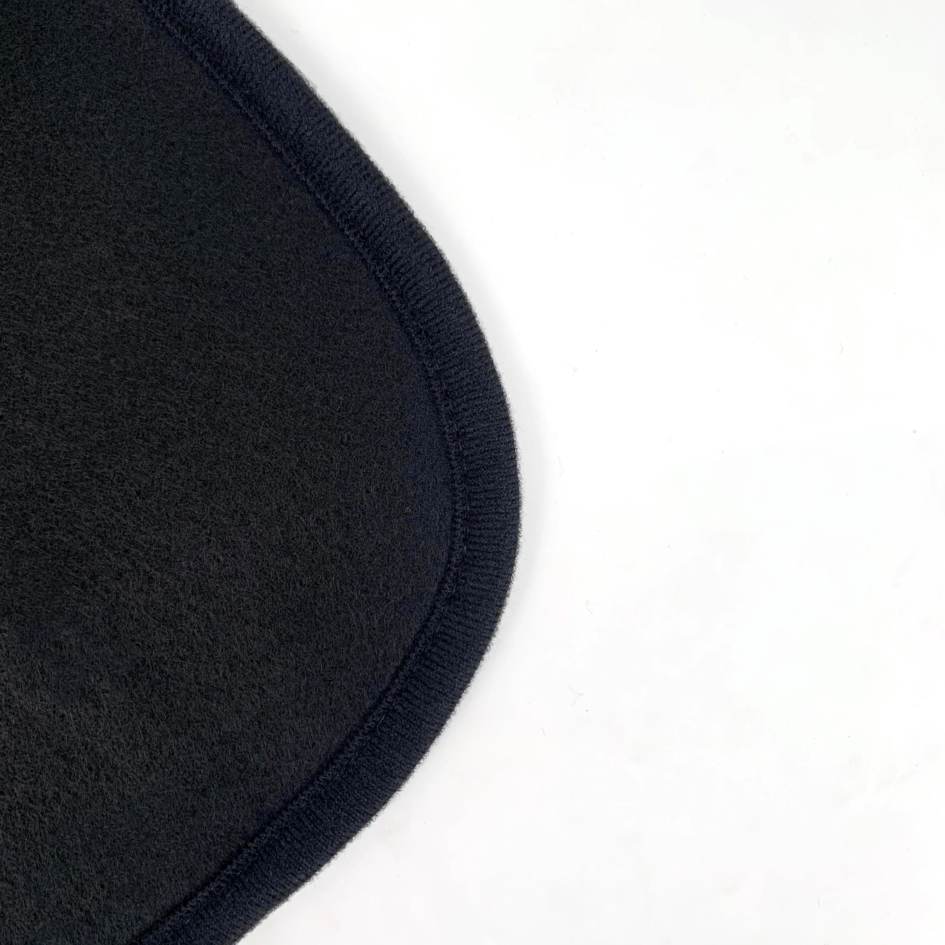 High Quality Eco-friendly OEM Recycled Plastic Pet Travel Solid Knitted Anti-Pilling Four Seasons Lightweight Supersoft Blanket