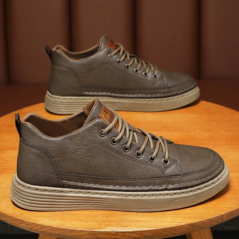 New Low-priced Sports Flat Bottomed Walking Shoes for Men's Leather Shoes, Men's Casual Board Sports Shoes
