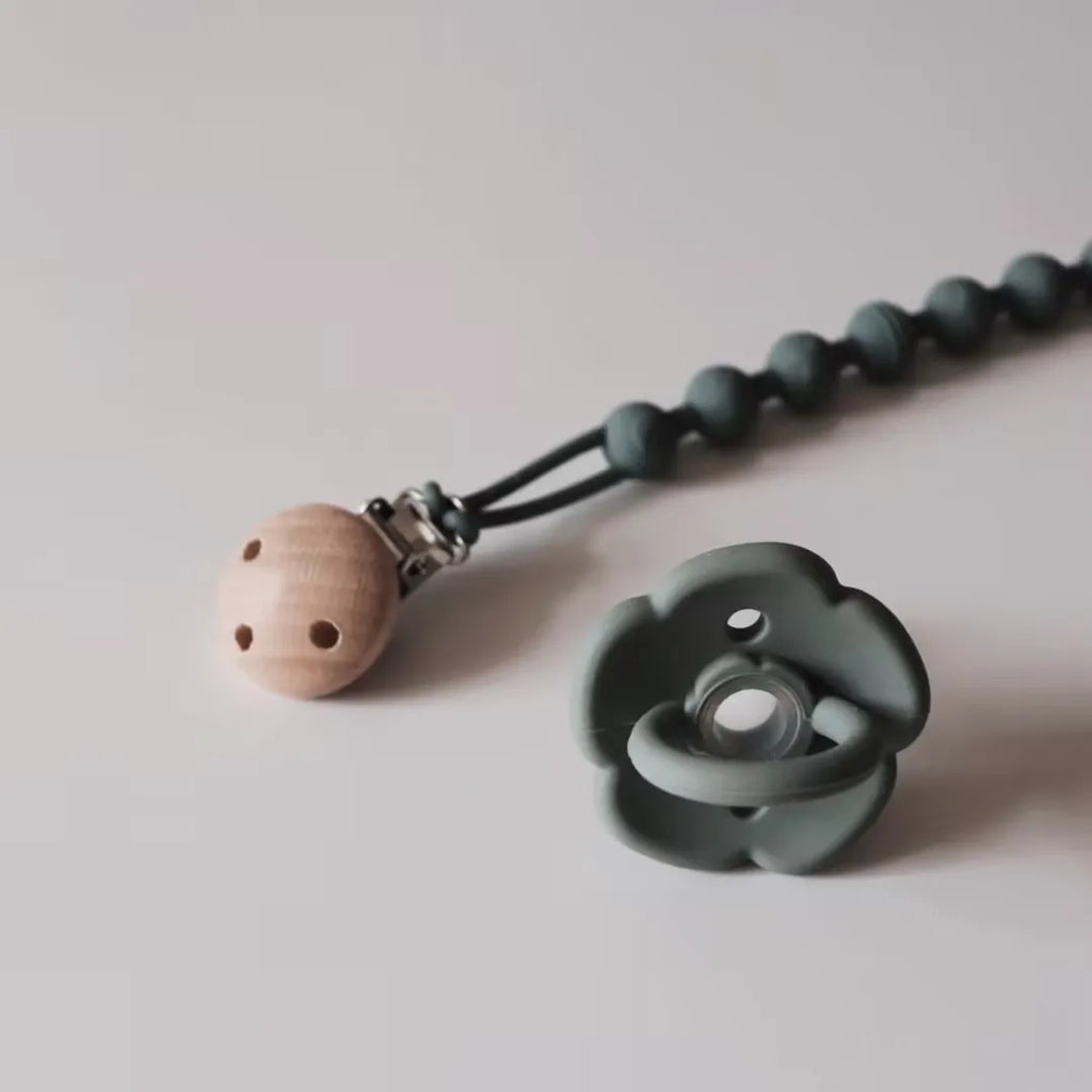 Baby Pacifier Clip Chain Wholesale Chewable Wooden Silicone Dummy Pacifier Clip Food Grade Silicone