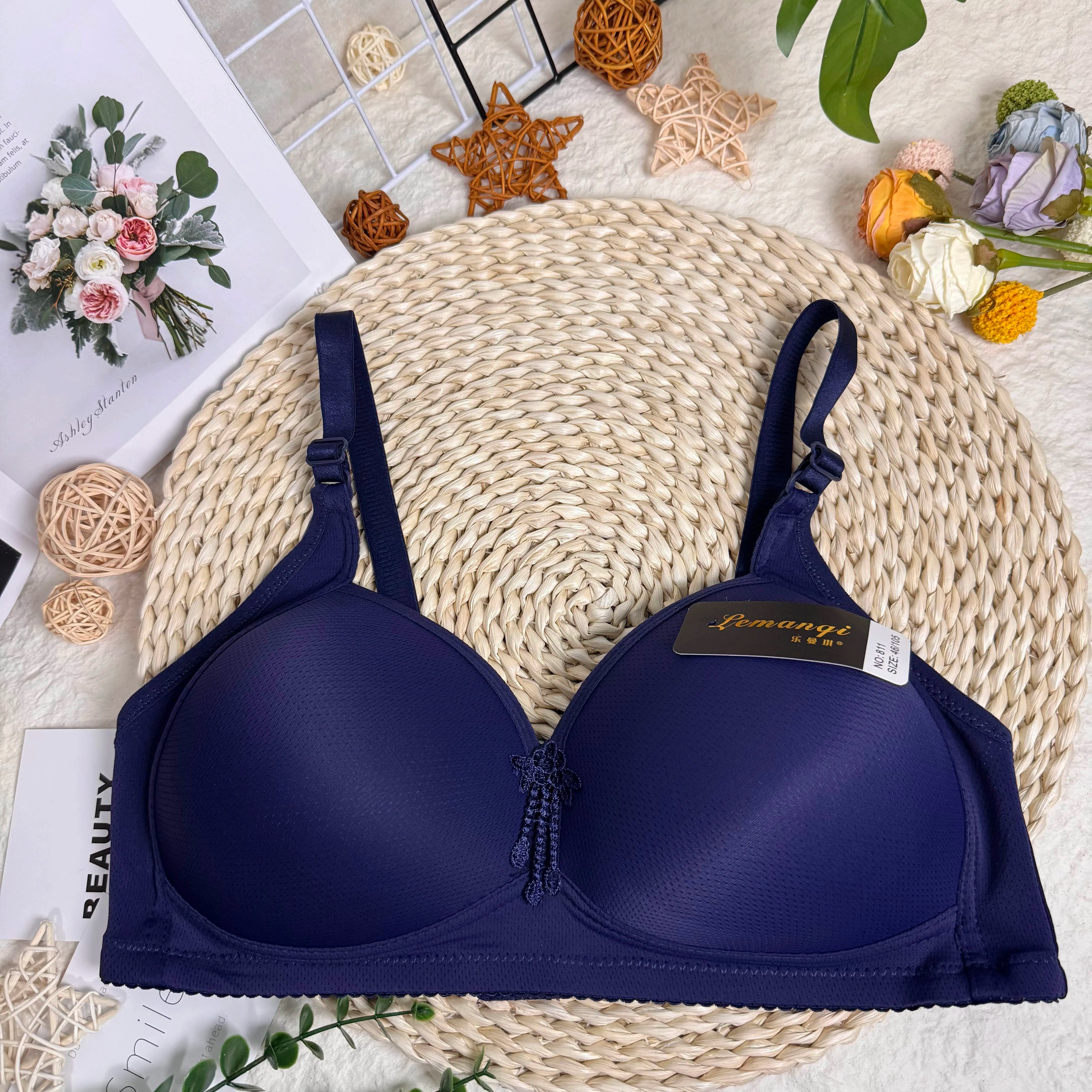 Amysi 811# Best Selling Solid Summer Breathable Thin Underwear Plus Size 46-52D Wireless Bra for Fat Women Direct Factory Outlet