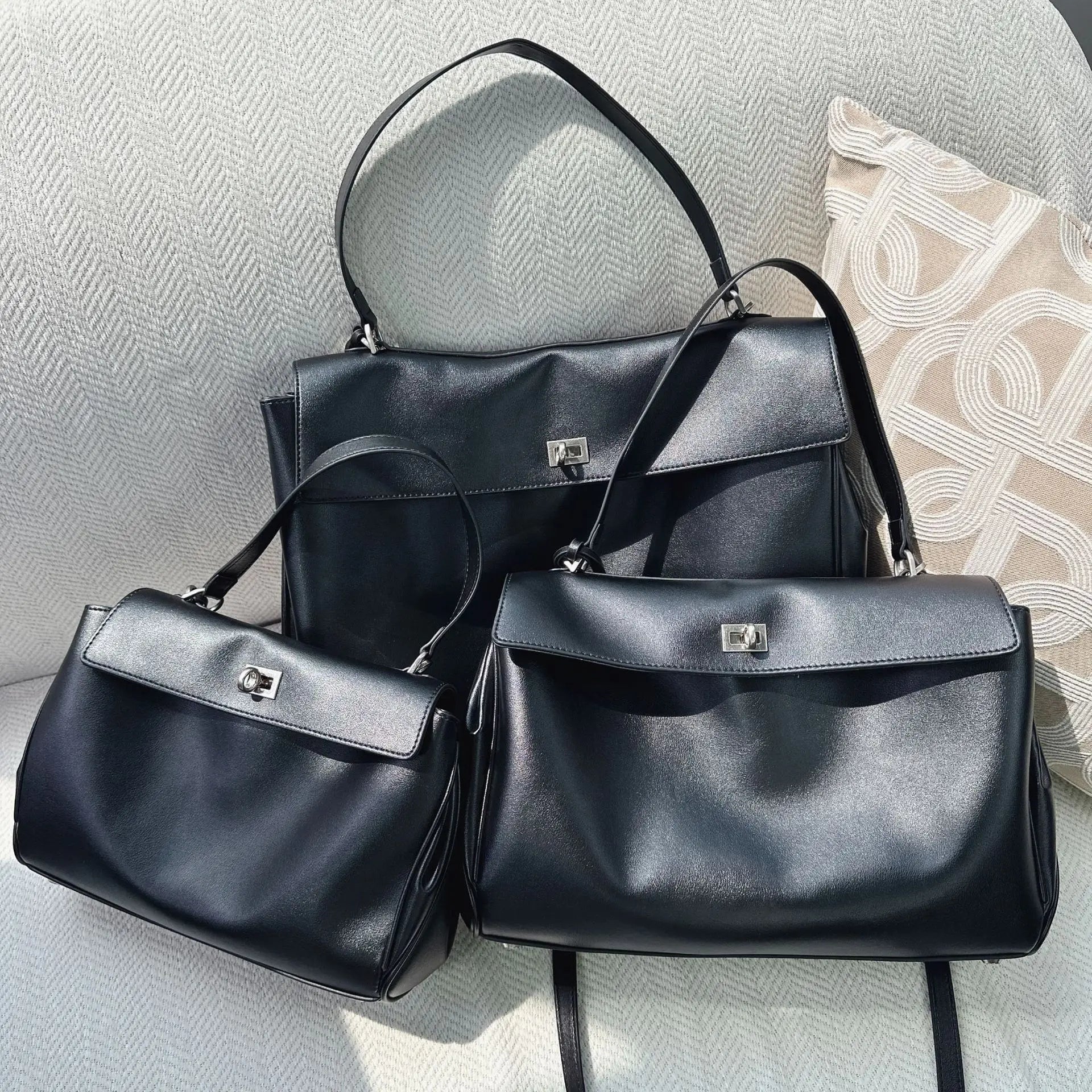 2024 New Tote Bag Genuine Leather Women's Bag Smooth Cowhide Handbag Lock Buckle Single Shoulder Crossbody Bag