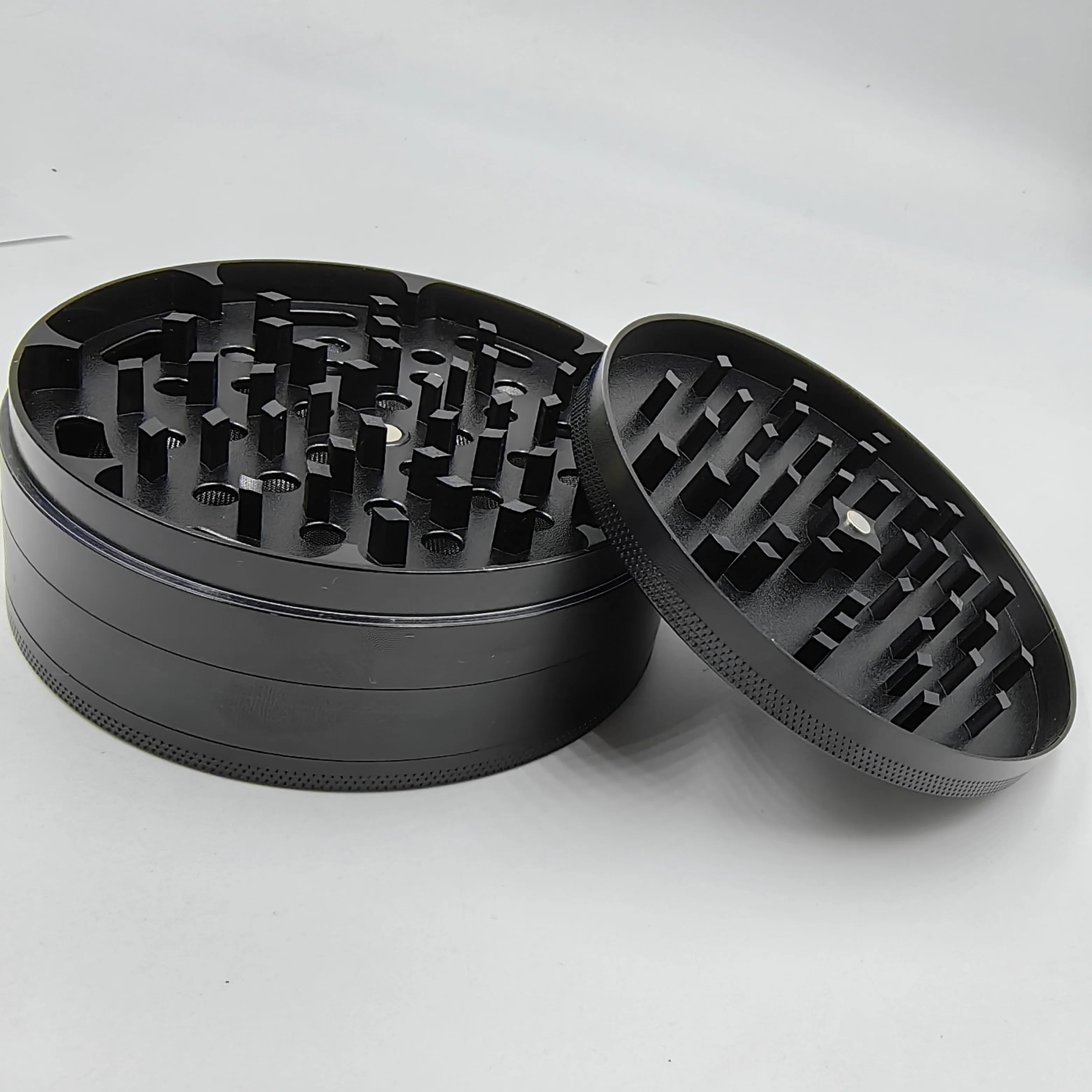 O1 100mm 4'' 4Inch Diameter Custom Logo 4 Parts Herb Grinder Zinc Alloy Tobacco Metal Grinder for Herb Wholesale