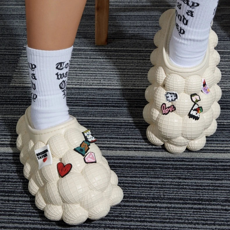 Factory Wholesale Winter Warm Massage Men Women Foam Runner Furry Plush Fashion Fur Slippers Bubble Slides With Fur and Charms