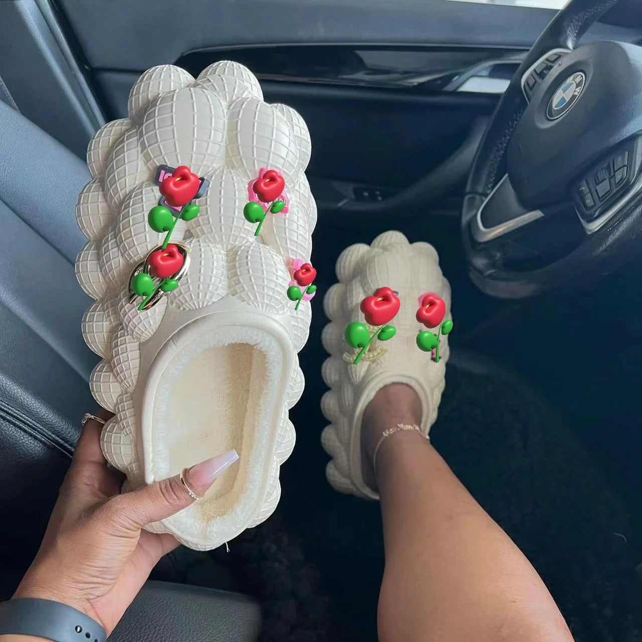 Factory Wholesale Winter Warm Massage Men Women Foam Runner Furry Plush Fashion Fur Slippers Bubble Slides With Fur and Charms