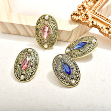Niche Antique Double Snake Crystal Brooch for Women, Vintage Jewelry with a Light Luxury Design, Palace-Style Crystal Zodiac Double Snake Brooch