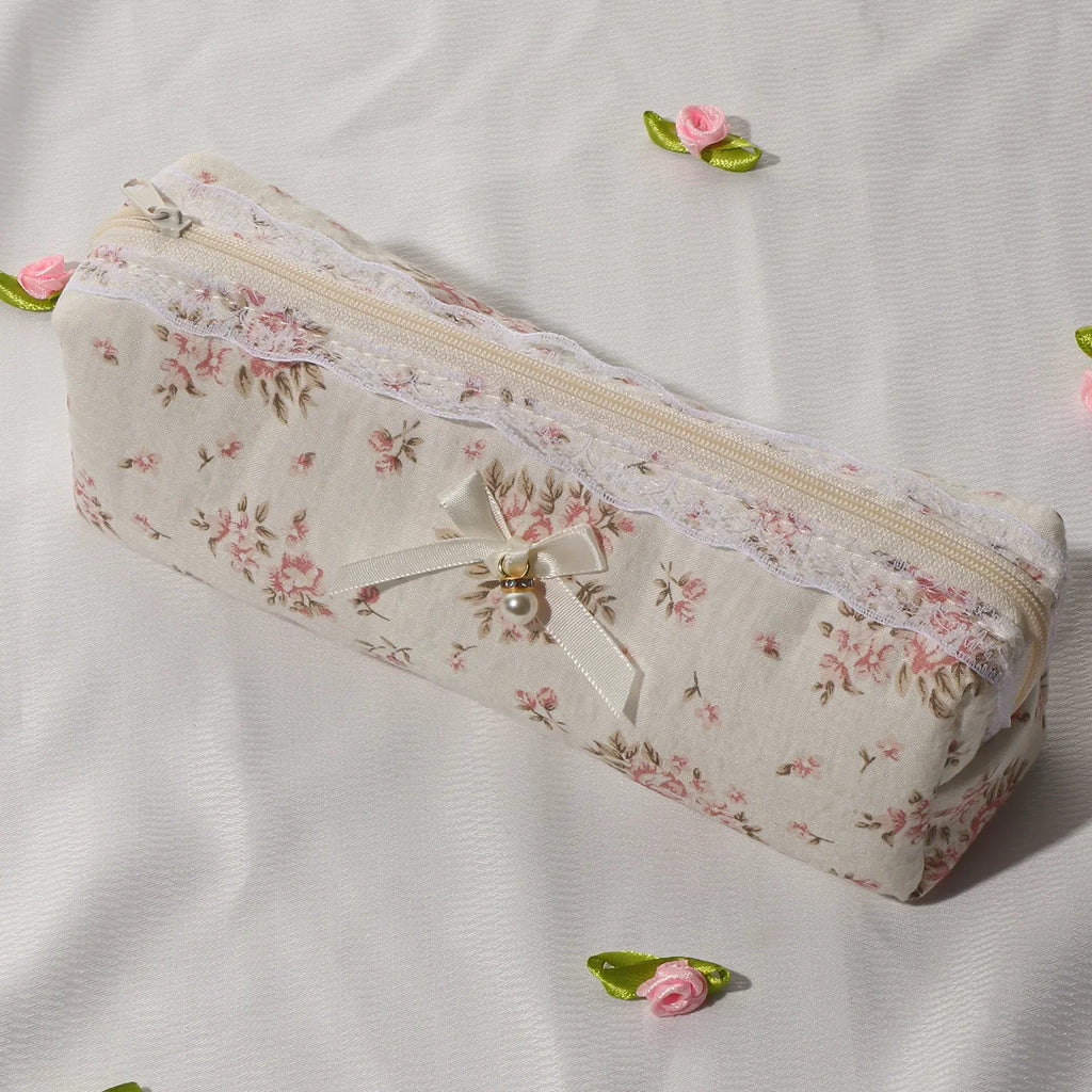 Cotton Lace Trim Storage Bag for Makeup Brushes, Cotton Makeup Bag, Toiletry Travel Soft Brush Pouch for Women, Artistic Style