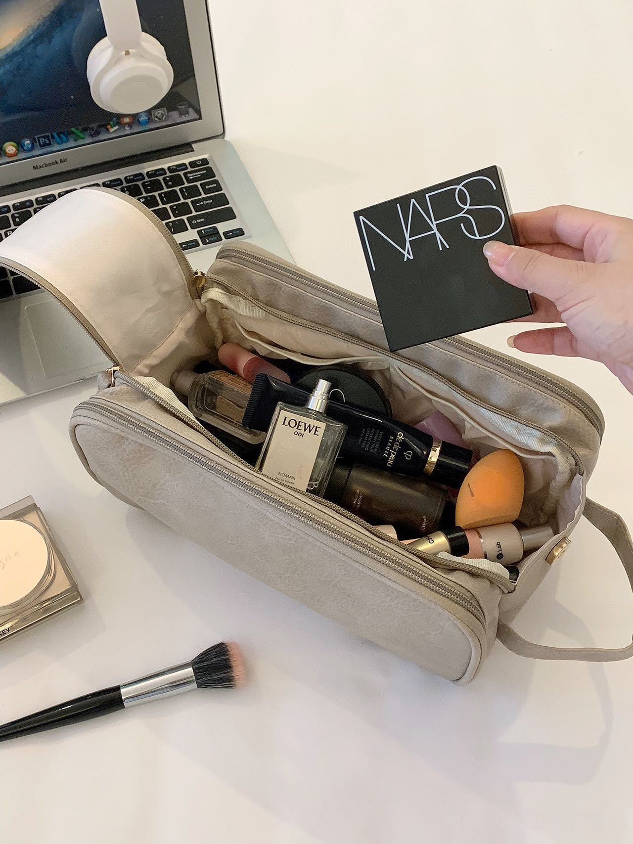 Giant Makeup Bag for Women, Large Capacity Travel Makeup Brush Bag, Toiletries Storage Bag, Chain Design, Waterproof