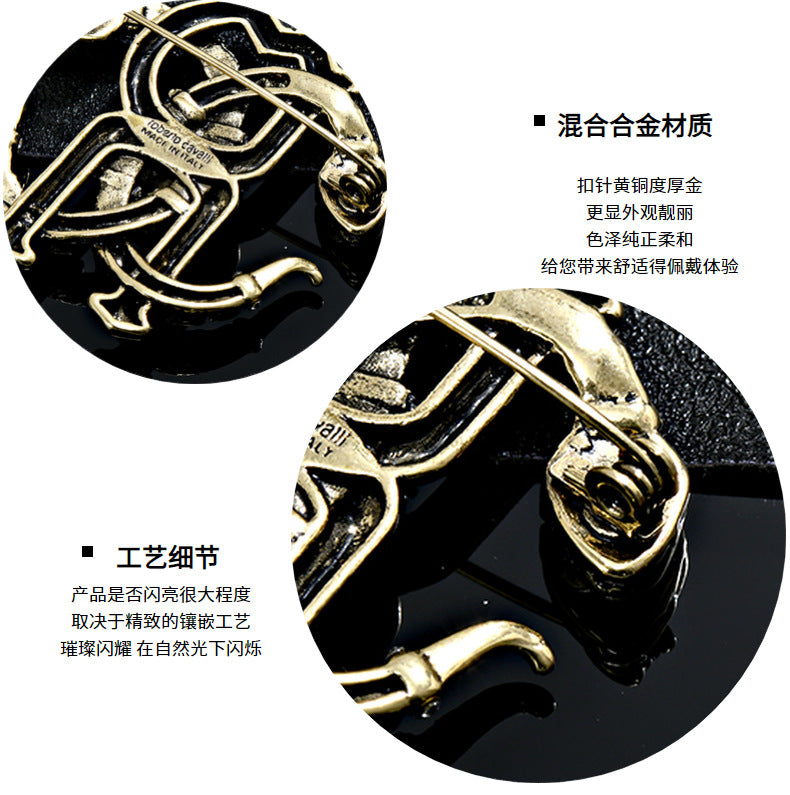 Niche Antique Double Snake Crystal Brooch for Women, Vintage Jewelry with a Light Luxury Design, Palace-Style Crystal Zodiac Double Snake Brooch