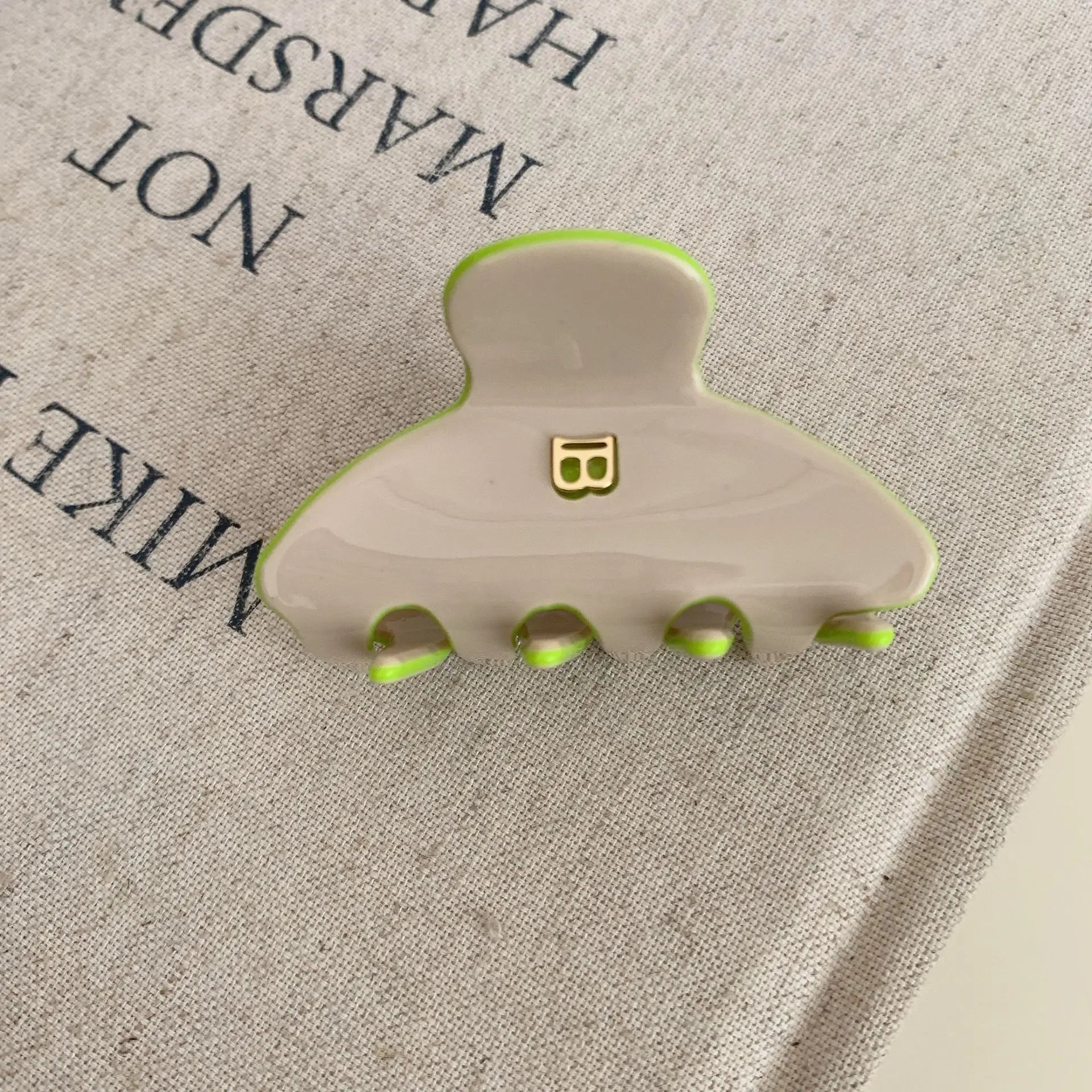 Acetate Letter B Hair Clip Curved Design High Ponytail Claw for Teens Cute Korean Fashion Hair Accessory Secure Hold Daily