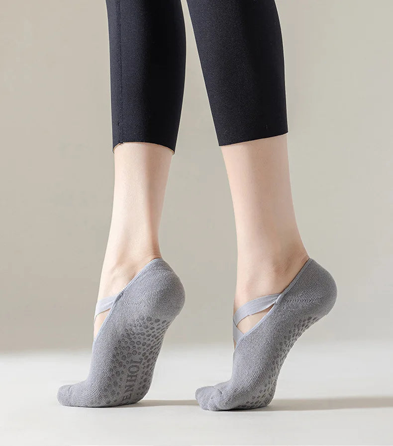 1-5 Pairs of Women's Non-Slip Yoga Socks for Dance Pilates Gym Breathable Cotton No-Show Socks with Silicone Grip Indoor Workout
