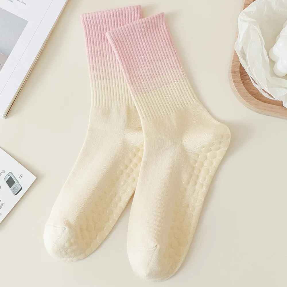 New Non-Slip Yoga Pilates Socks Gradient Color Silicone Grips Mid-Calf Socks Breathable Combed Cotton Sports Dance Socks Women