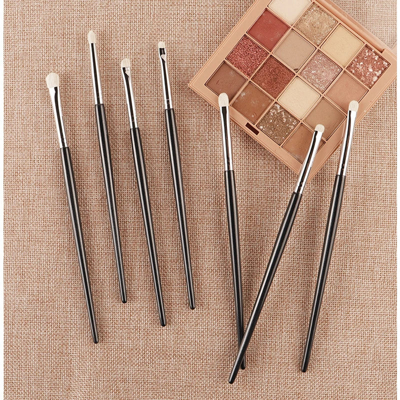 1pc White Pony Hair Eyeshadow Makeup brushes Small Smudge Precision Crease Detail Bevel Eye Shadow Make up brush Liner Lip