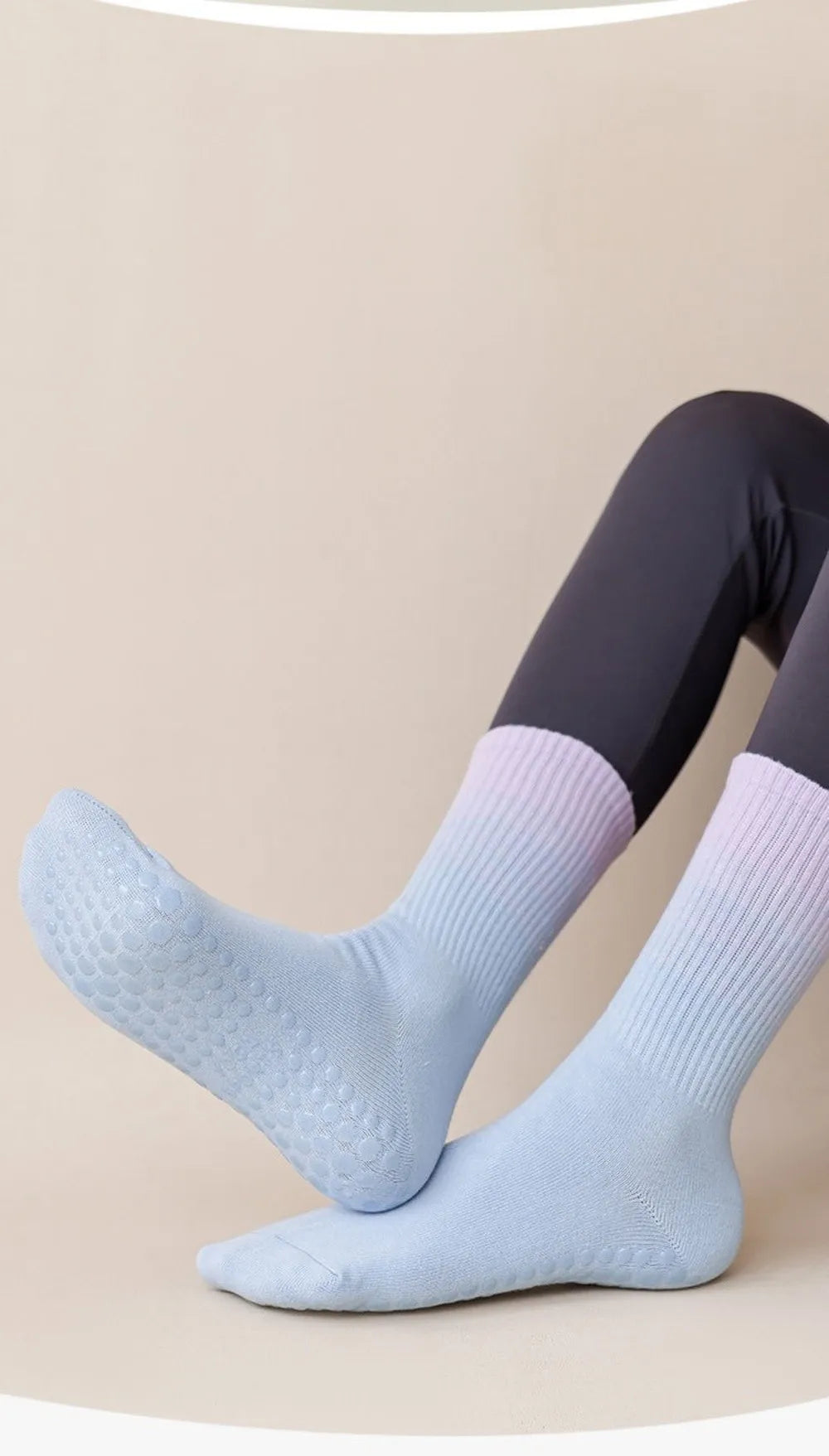 New Non-Slip Yoga Pilates Socks Gradient Color Silicone Grips Mid-Calf Socks Breathable Combed Cotton Sports Dance Socks Women