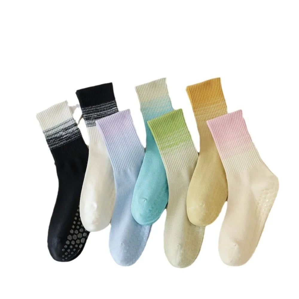 New Non-Slip Yoga Pilates Socks Gradient Color Silicone Grips Mid-Calf Socks Breathable Combed Cotton Sports Dance Socks Women